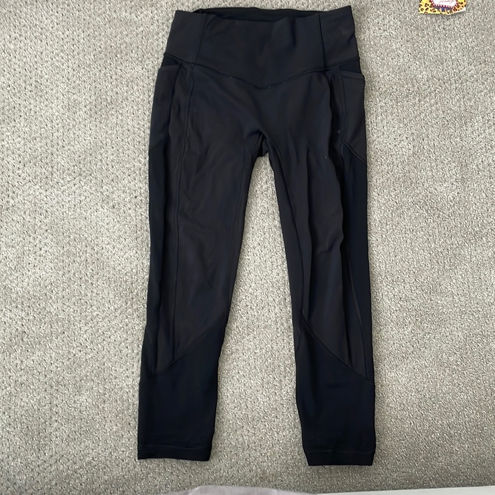 BLACK LULULEMON LEGGINGS W POCKETS